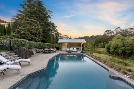 Photo of property in 3 Daphne Harden Lane, Paremoremo, Auckland, 0632