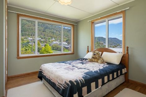 Photo of property in 169 Waikawa Road, Picton, 7220