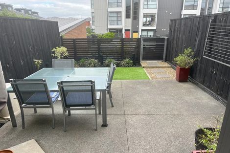 Photo of property in 32 Hobsonville Point Road, Hobsonville, Auckland, 0616
