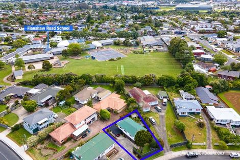 Photo of property in 2b Porter Avenue, Te Atatu South, Auckland, 0610