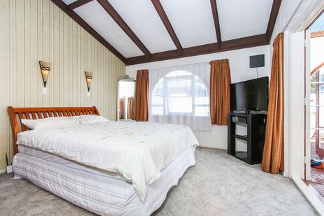 Photo of property in 1/164 Titirangi Road, New Lynn, Auckland, 0600