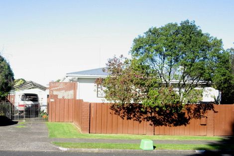Photo of property in 10 Swallow Drive, Manurewa, Auckland, 2102