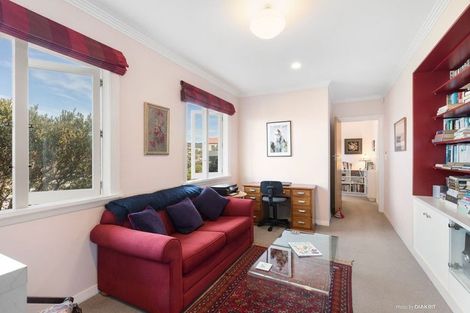 Photo of property in 47 Harbour View Road, Northland, Wellington, 6012