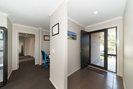 Photo of property in 187a Pacific Drive, Fitzherbert, Palmerston North, 4410