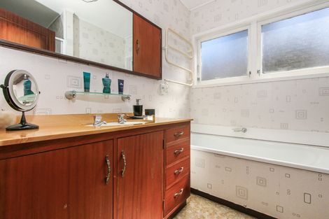 Photo of property in 1/164 Titirangi Road, New Lynn, Auckland, 0600