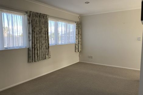 Photo of property in 1a Borrowdace Avenue, Botany Downs, Auckland, 2010