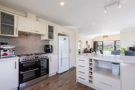 Photo of property in 3 Te Nehu Drive, Paraparaumu, 5032