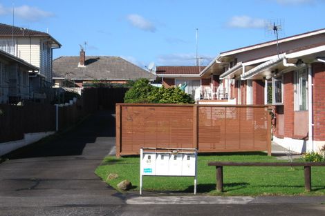 Photo of property in 2/63 Coronation Road, Papatoetoe, Auckland, 2025