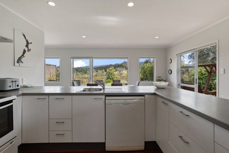 Photo of property in 153 Ocean Beach Road, Tairua, 3508