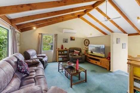 Photo of property in 128 Rahui Road, Otaki, 5512
