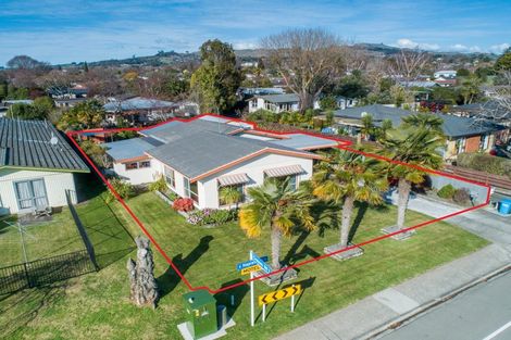 Photo of property in 114 Napier Road, Havelock North, 4130