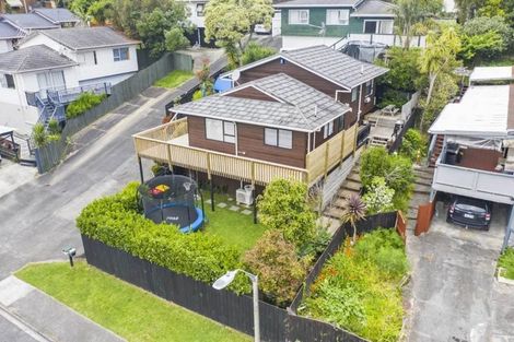 Photo of property in 1/111 Spinella Drive, Bayview, Auckland, 0629