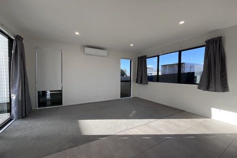 Photo of property in 10/535 Swanson Road, Ranui, Auckland, 0612