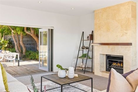 Photo of property in 30 Churchill Road, Murrays Bay, Auckland, 0630