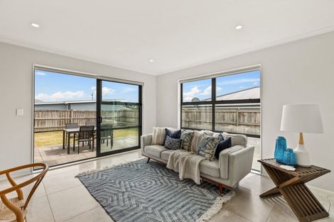 Photo of property in 30 Tyler Davies Drive, Red Beach, 0932