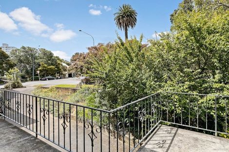Photo of property in 2/16 Green Lane East, Remuera, Auckland, 1050