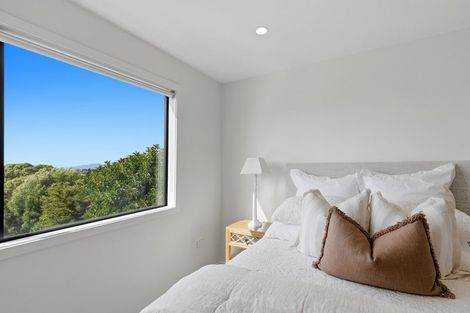 Photo of property in 4/19 Trias Road, Totara Vale, Auckland, 0629