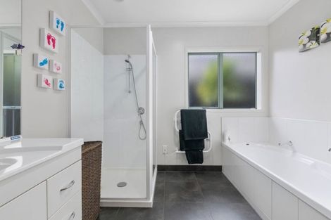 Photo of property in 51 Kristin Lane, Albany, Auckland, 0632