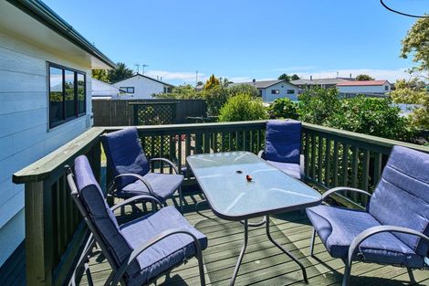 Photo of property in 8 Ross Grove, Paraparaumu, 5032