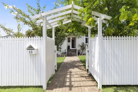 Photo of property in 13 Aramoana Avenue, Devonport, Auckland, 0624