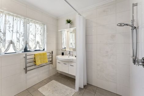 Photo of property in 4 Sunstone Crescent, Brown Owl, Upper Hutt, 5018