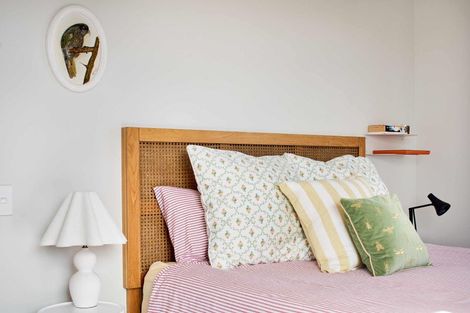 Photo of property in 9/6 Oswald Crescent, Paparangi, Wellington, 6037