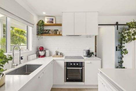 Photo of property in 5 Marjorie Lane, Papamoa Beach, Papamoa, 3118