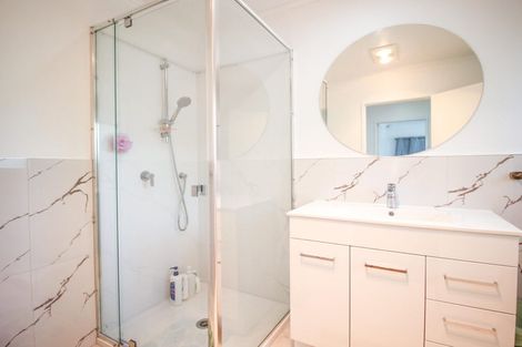 Photo of property in 38 Awaroa Road, Sunnyvale, Auckland, 0612