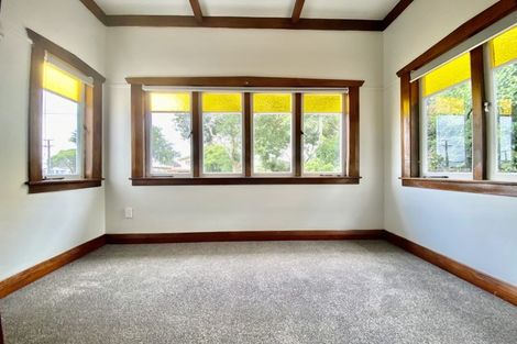 Photo of property in 55 Avenue Road, Otahuhu, Auckland, 1062