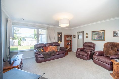 Photo of property in 4 Brett Place, Takaro, Palmerston North, 4412