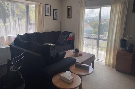 Photo of property in 1 Seagull Place, Whitby, Porirua, 5024