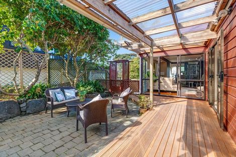 Photo of property in 2/8 Antrim Grove, Bayview, Auckland, 0629