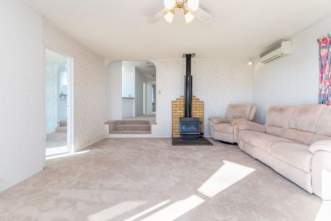 Photo of property in 1420 Whangaparaoa Road, Army Bay, Whangaparaoa, 0930