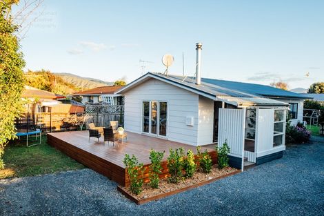 Photo of property in 10 Cobb Place, Otaki, 5512