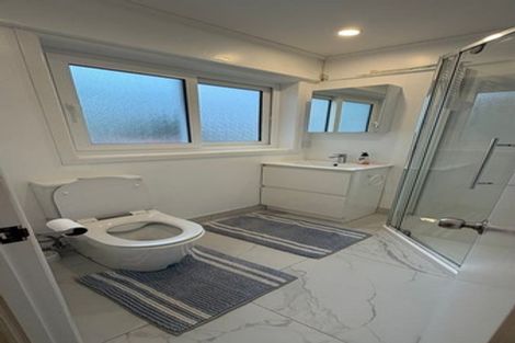 Photo of property in 20 Pohutukawa Avenue, Red Beach, 0932