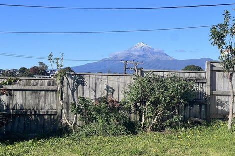 Photo of property in 180 Seaview Road, Westown, New Plymouth, 4310