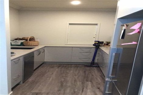 Photo of property in 25 O'farrell Drive, One Tree Point, 0118