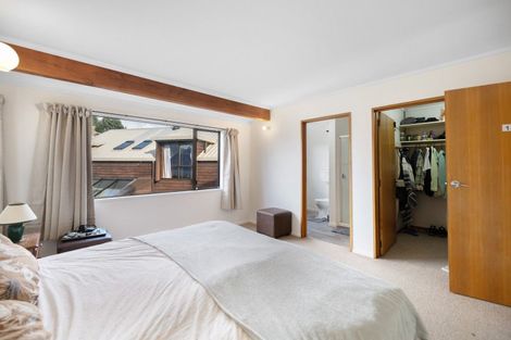 Photo of property in 8 Avalon Crescent, Fernhill, Queenstown, 9300