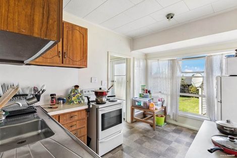 Photo of property in 29 Lynwood Road, New Lynn, Auckland, 0600