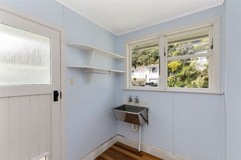 Photo of property in 18 Ahuriri Street, Strathmore Park, Wellington, 6022