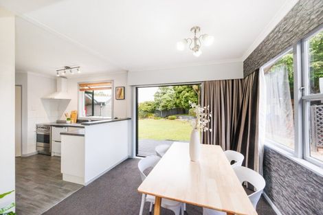 Photo of property in 2 Pukatea Place, Milson, Palmerston North, 4414