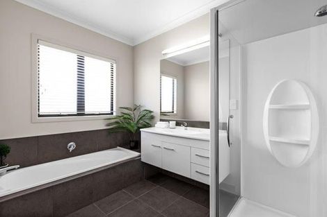 Photo of property in 19 Haast Place, Poraiti, Napier, 4112