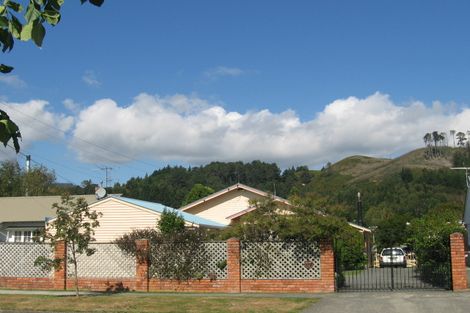 Photo of property in 17 Seddon Street, Wallaceville, Upper Hutt, 5018