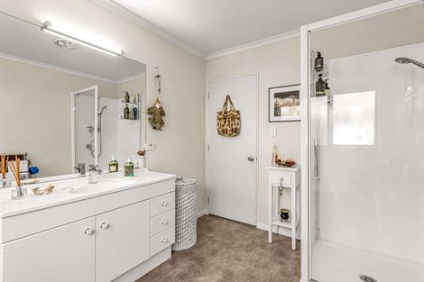 Photo of property in 4 Mayfair Close, Whitianga, 3510