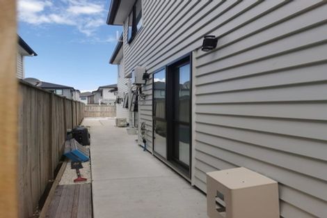 Photo of property in 23 Hakinakina Drive, Flat Bush, Auckland, 2019