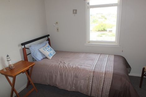 Photo of property in 10 Brown Terrace, Foxton Beach, Foxton, 4815