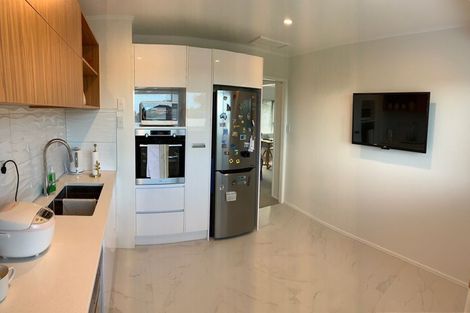 Photo of property in 2/47 Channel View Road, Campbells Bay, Auckland, 0630