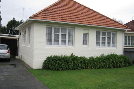 Photo of property in 15 Ihle Street, Terrace End, Palmerston North, 4410