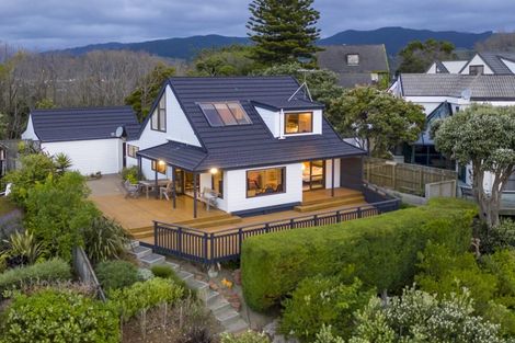 Photo of property in 5 Kohutuhutu Road, Raumati Beach, Paraparaumu, 5032