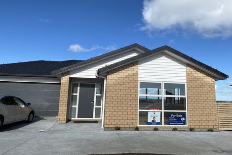 Photo of property in 51 Twin Parks Rise, Papakura, 2110